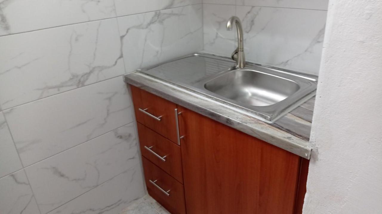 Achilles Apartments Саранда Екстер'єр фото