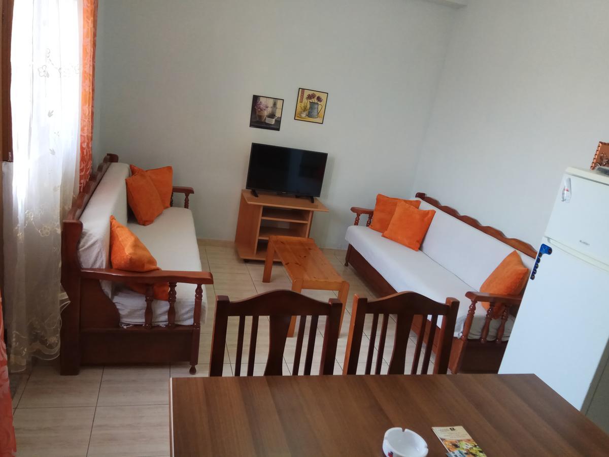Achilles Apartments Саранда Екстер'єр фото